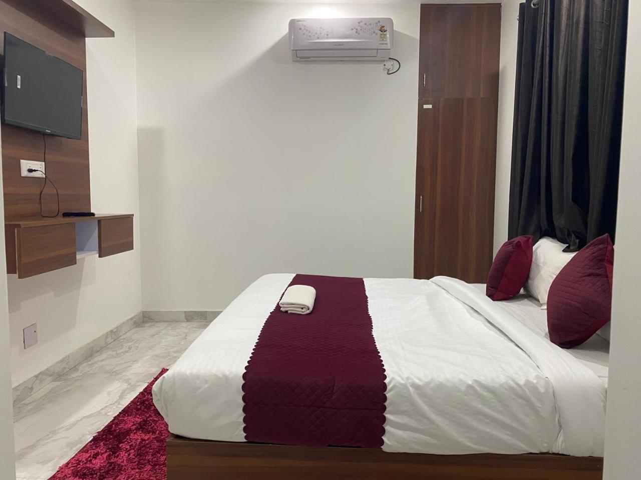 Pearl Crown New Delhi